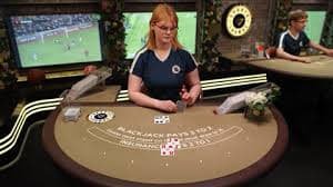 Permainan casino bergaya klasik dengan suasana elegan